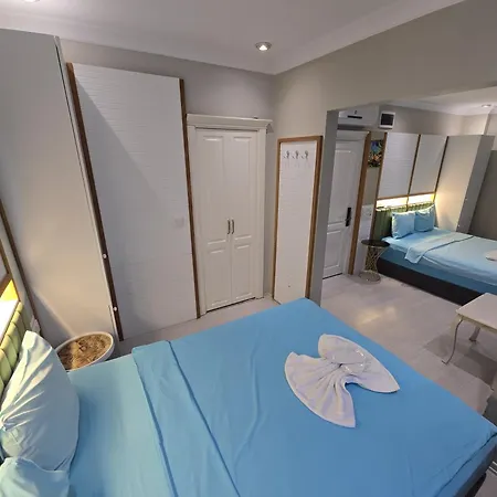 The Empress Theodora Ll * איסטמבול