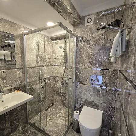 The Empress Theodora Ll איסטמבול